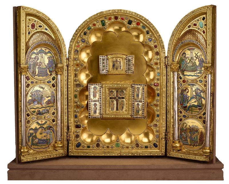 Gold triptych